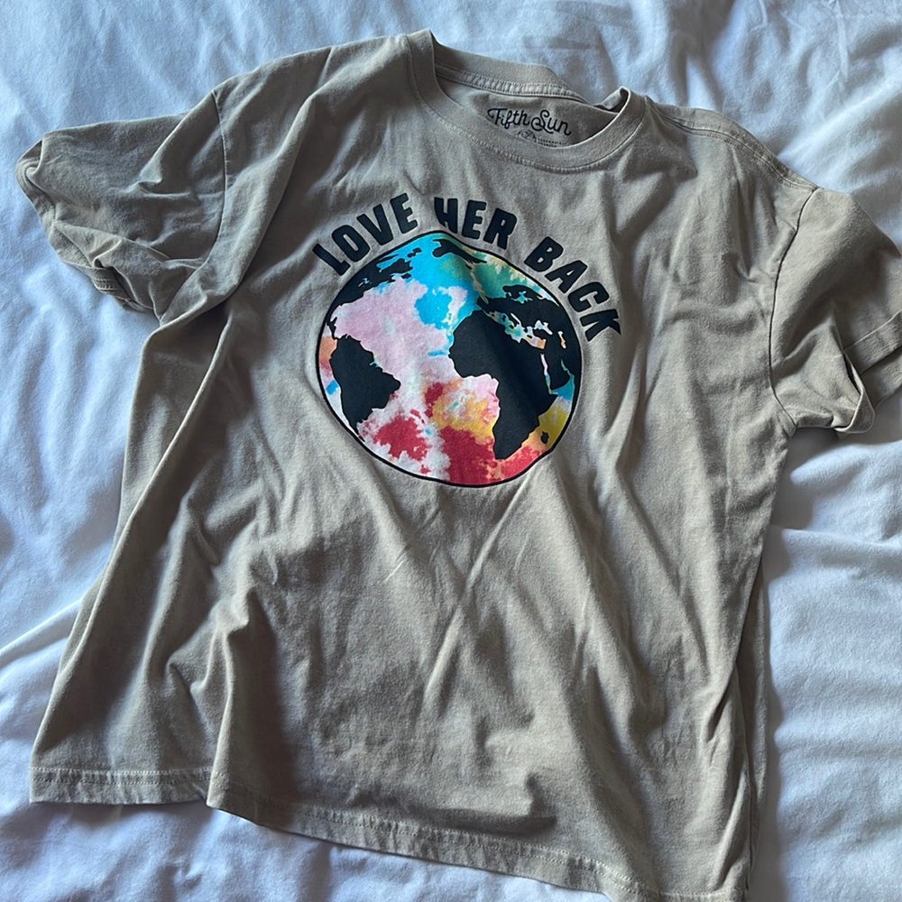 Cute earth tshirt
